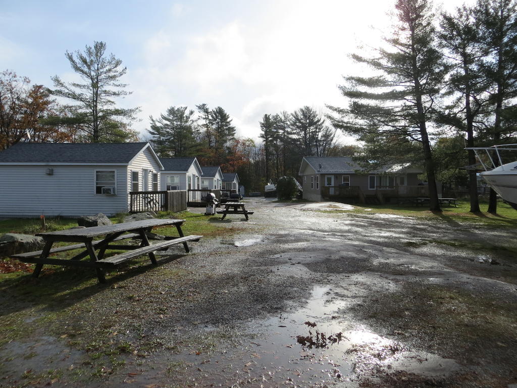 Halls Cottages Honey Harbor Kültér fotó